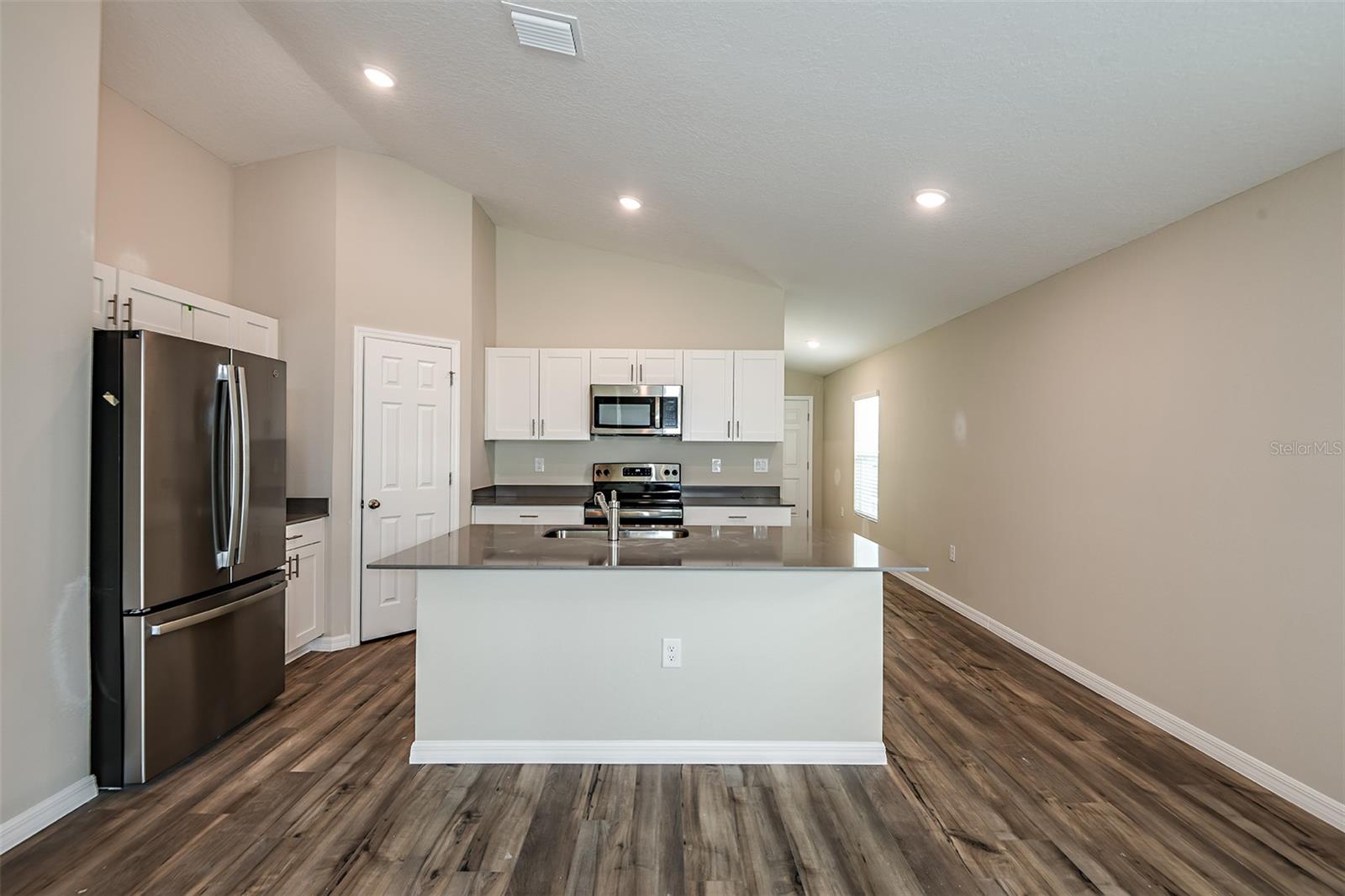 6052 PRAIRIE RUN