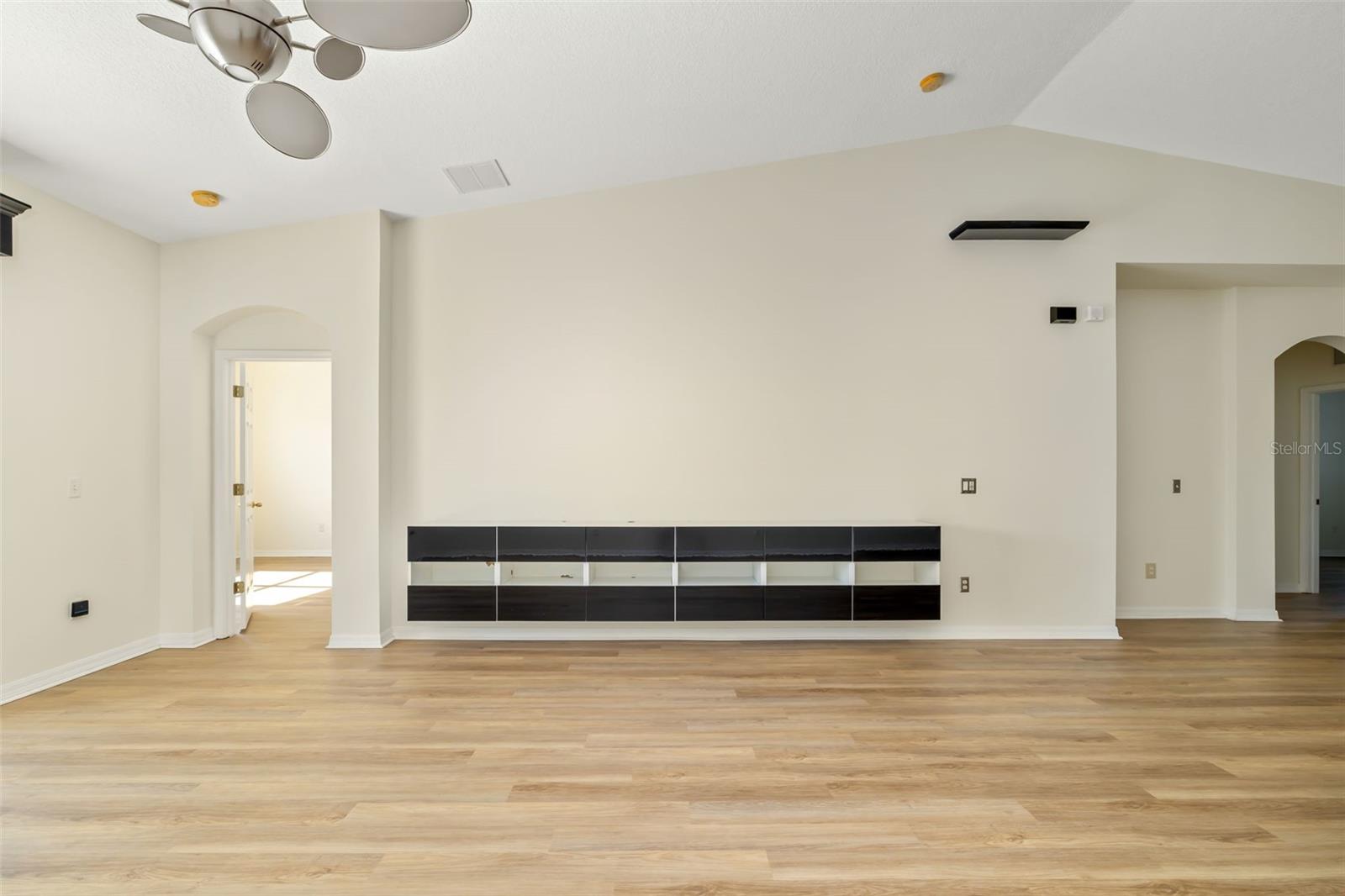 PALMER OAKS PH 1 & 2 - Residential Lease