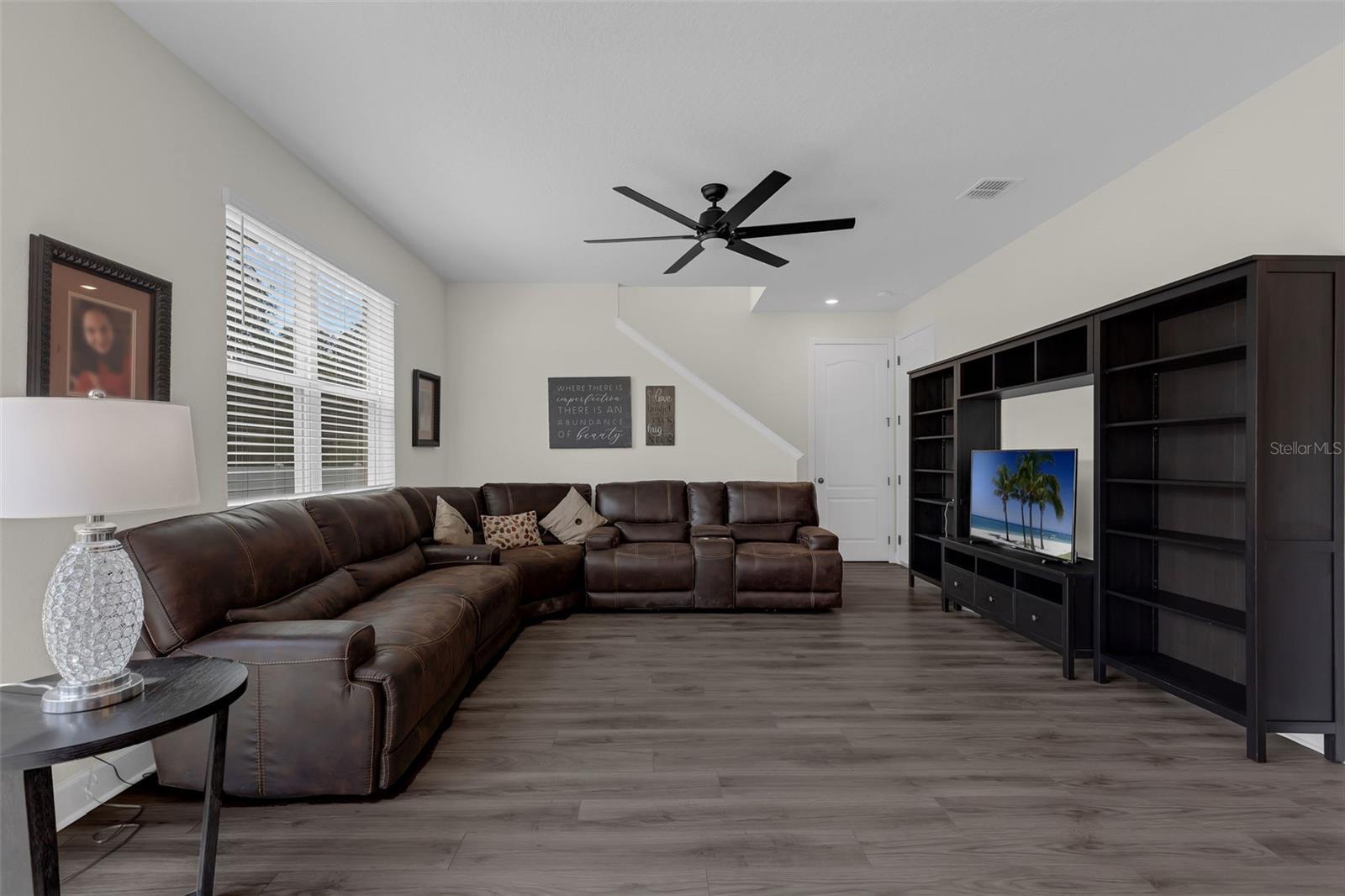 SEASONS AT HILLSIDE - Residential Lease