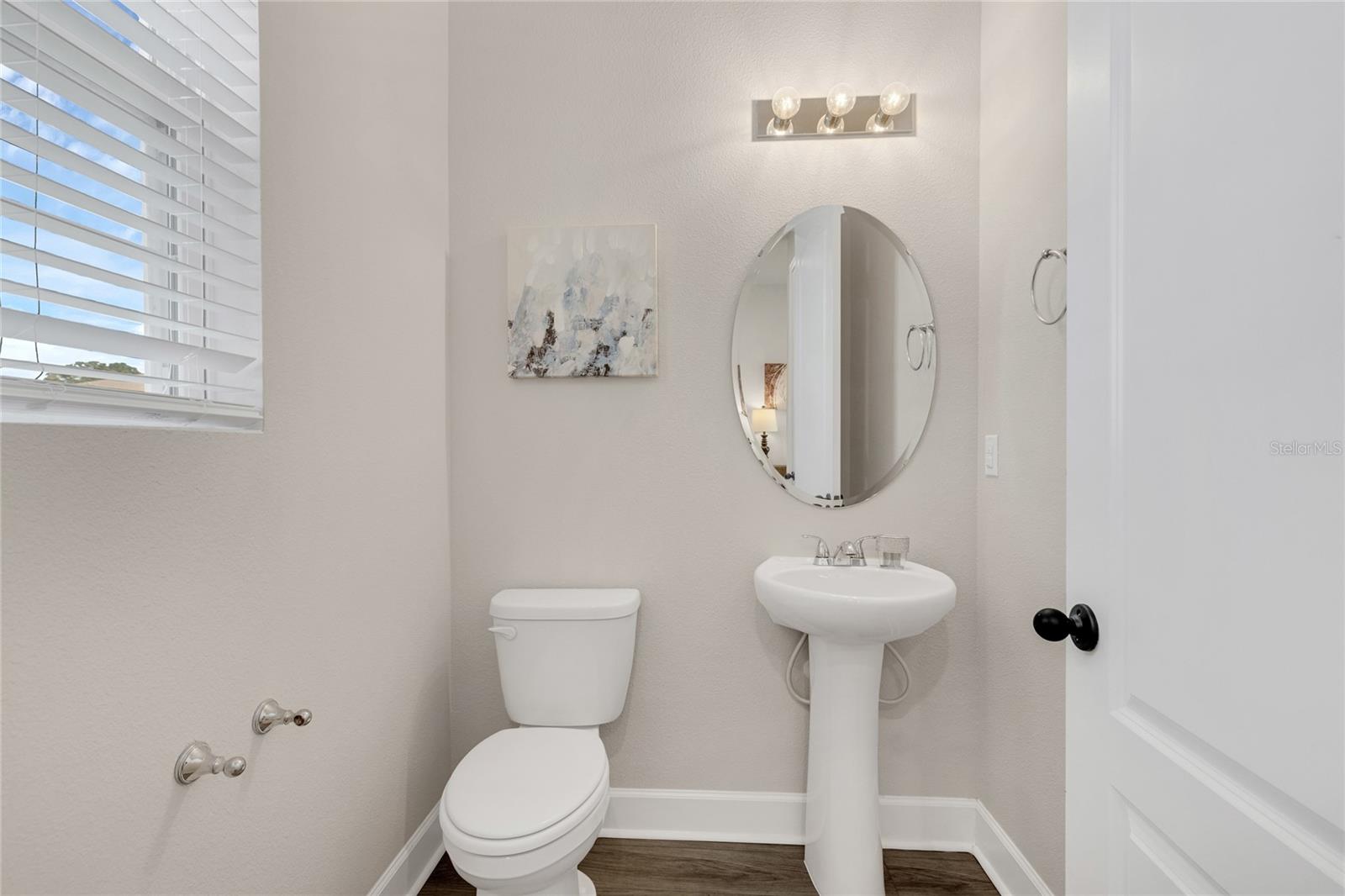 SEASONS AT HILLSIDE - Residential Lease