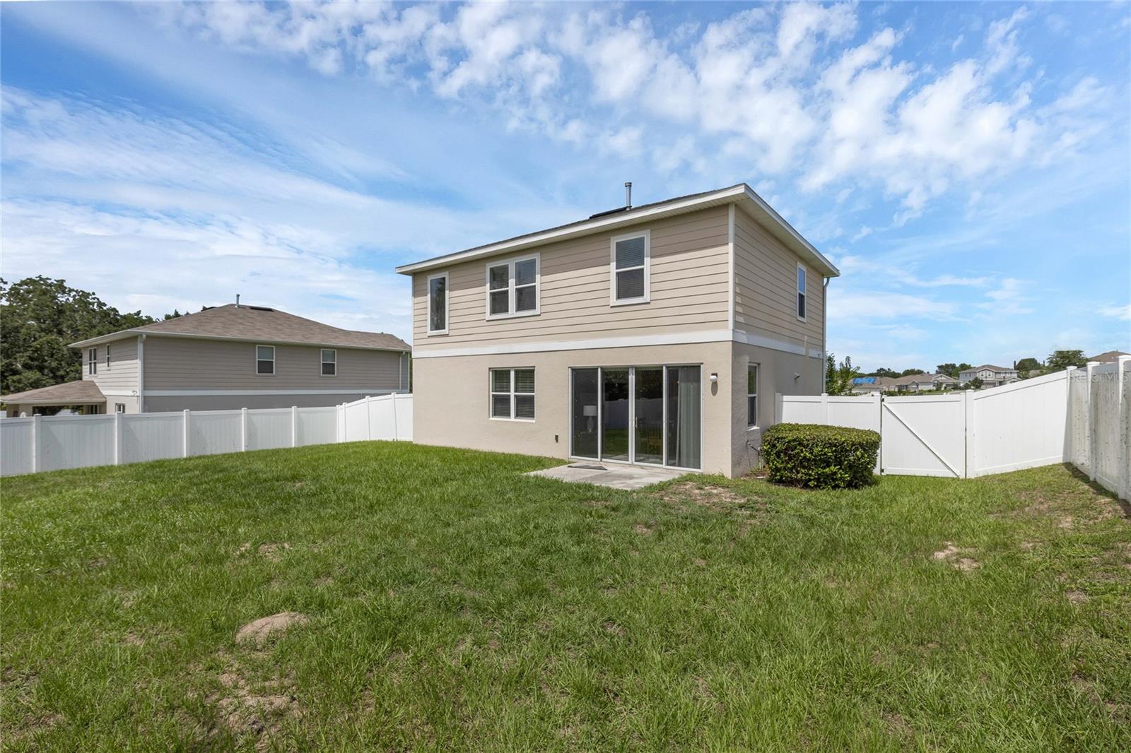 SEASONS AT HILLSIDE - Residential Lease