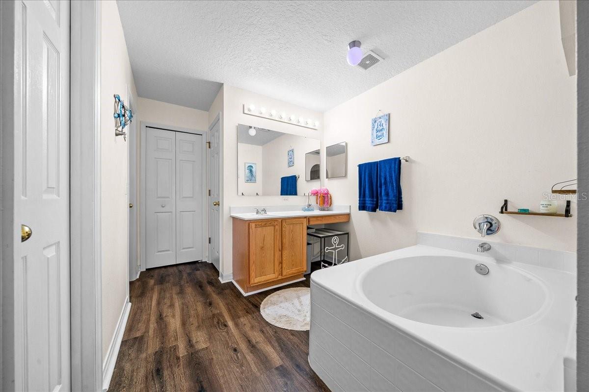 EUSTIS HILLCREST AT LAKE NETTIE - Residential