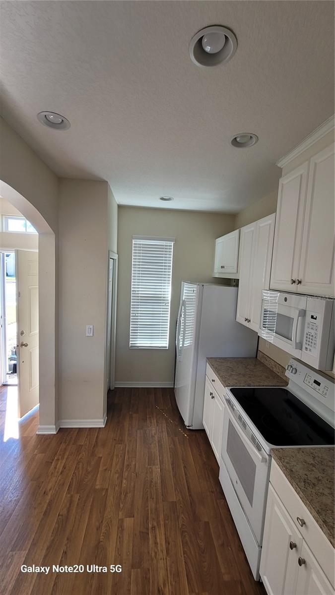 8810 WALNUT GABLE COURT