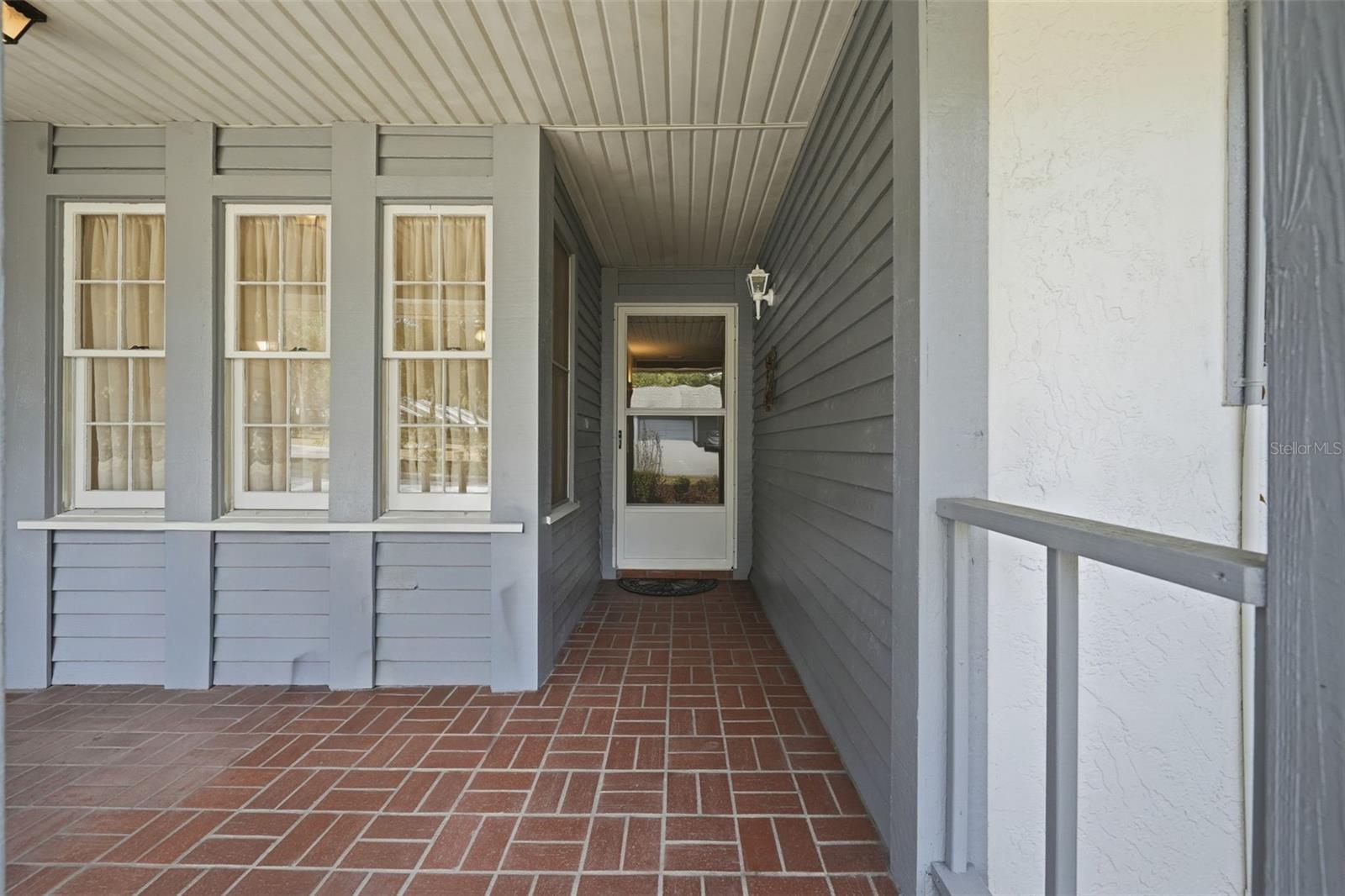 554 W CHERRY LAUREL COURT