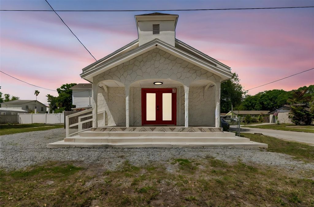 Photo of 1814 N Fremont Avenue, Tampa, FL 33607 (MLS # TB8494316)