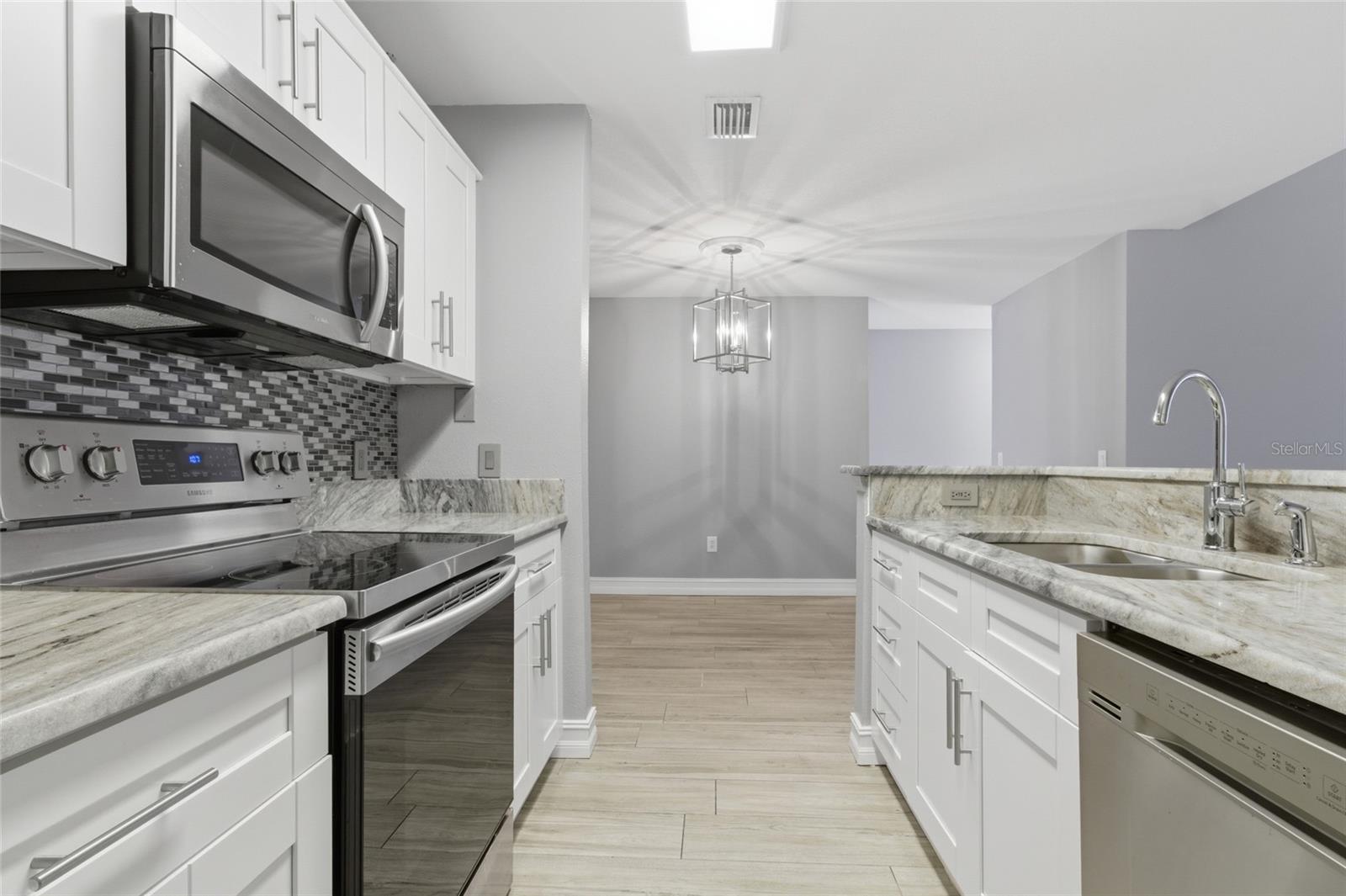 THE HIGHLANDS AT HUNTERS GREE - Residential