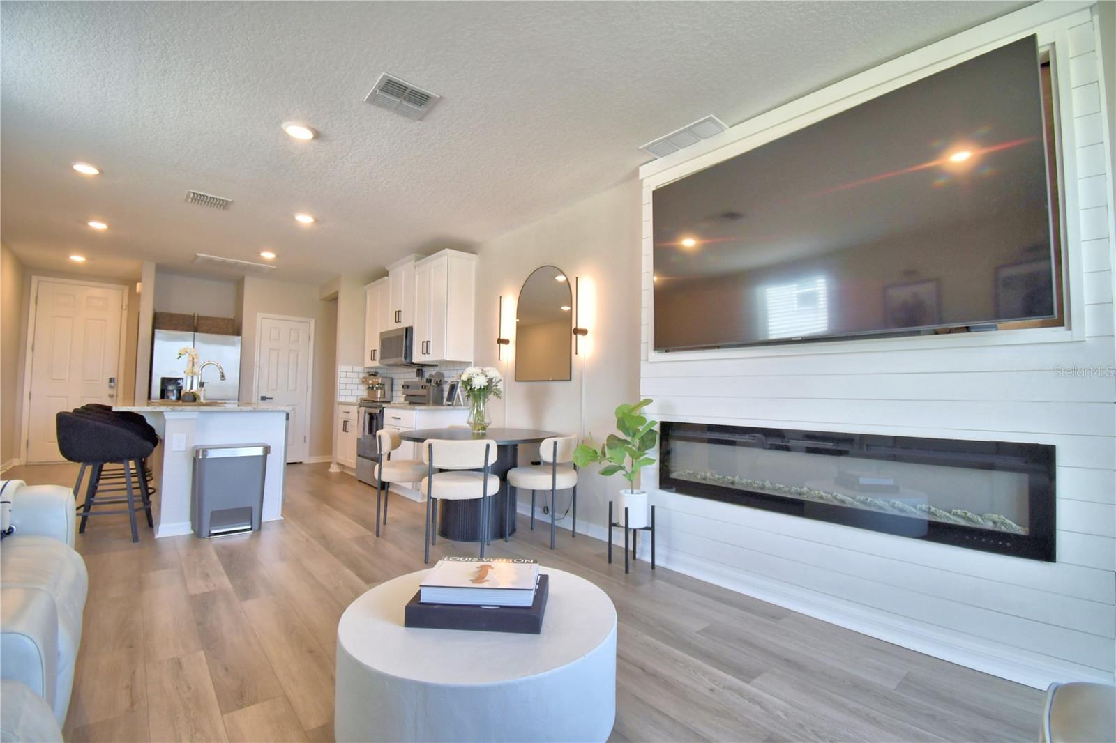 LAKE DEER ESTATES - Residential