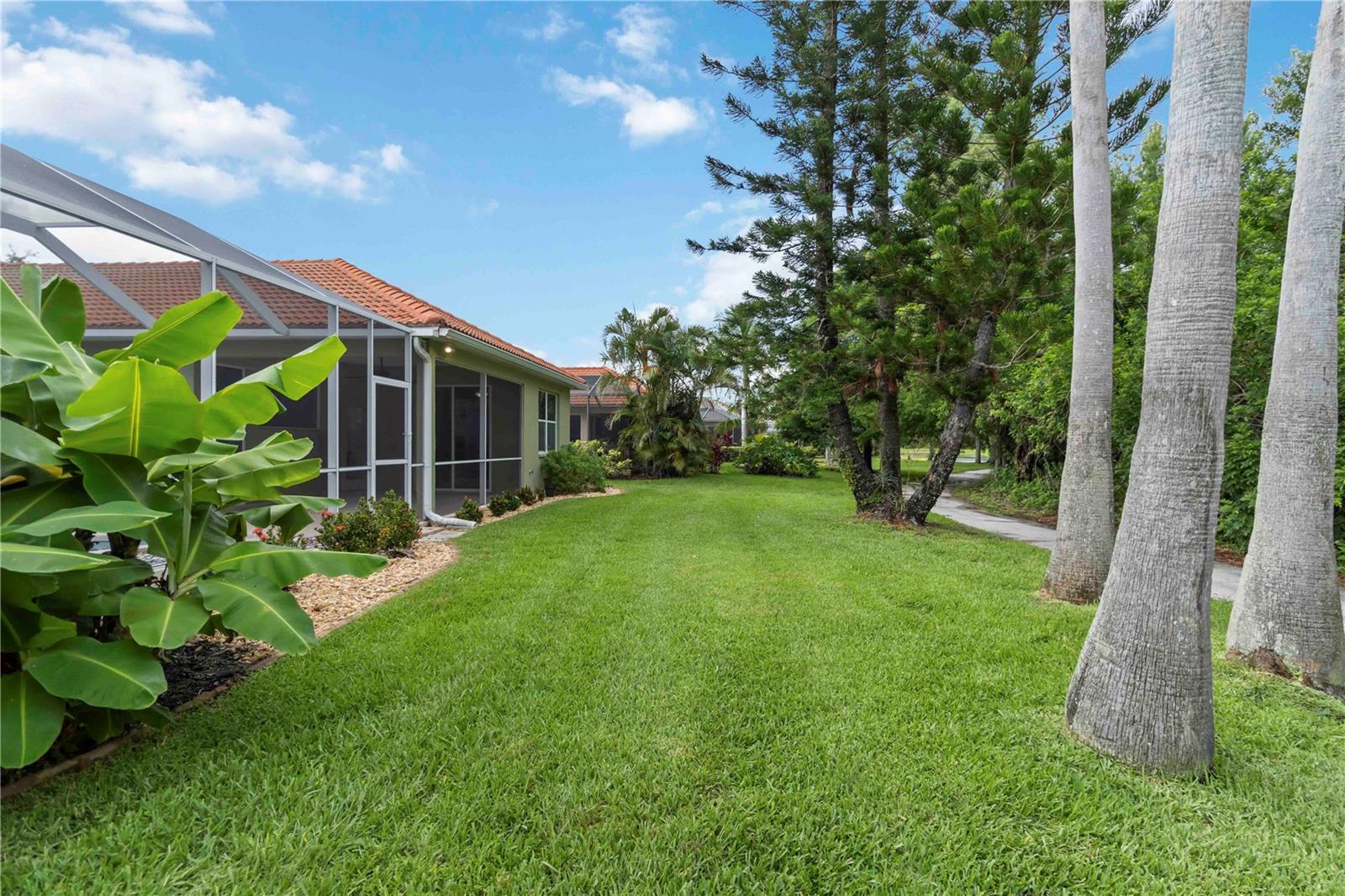 TAILFEATHER WAY AT TARA - Residential