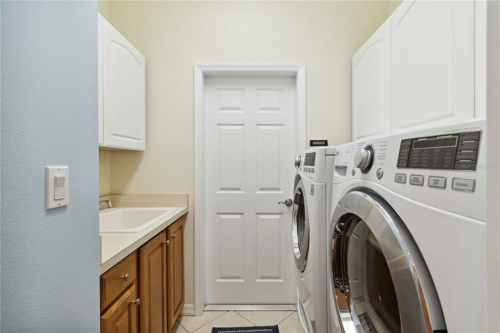 TAILFEATHER WAY AT TARA - Residential