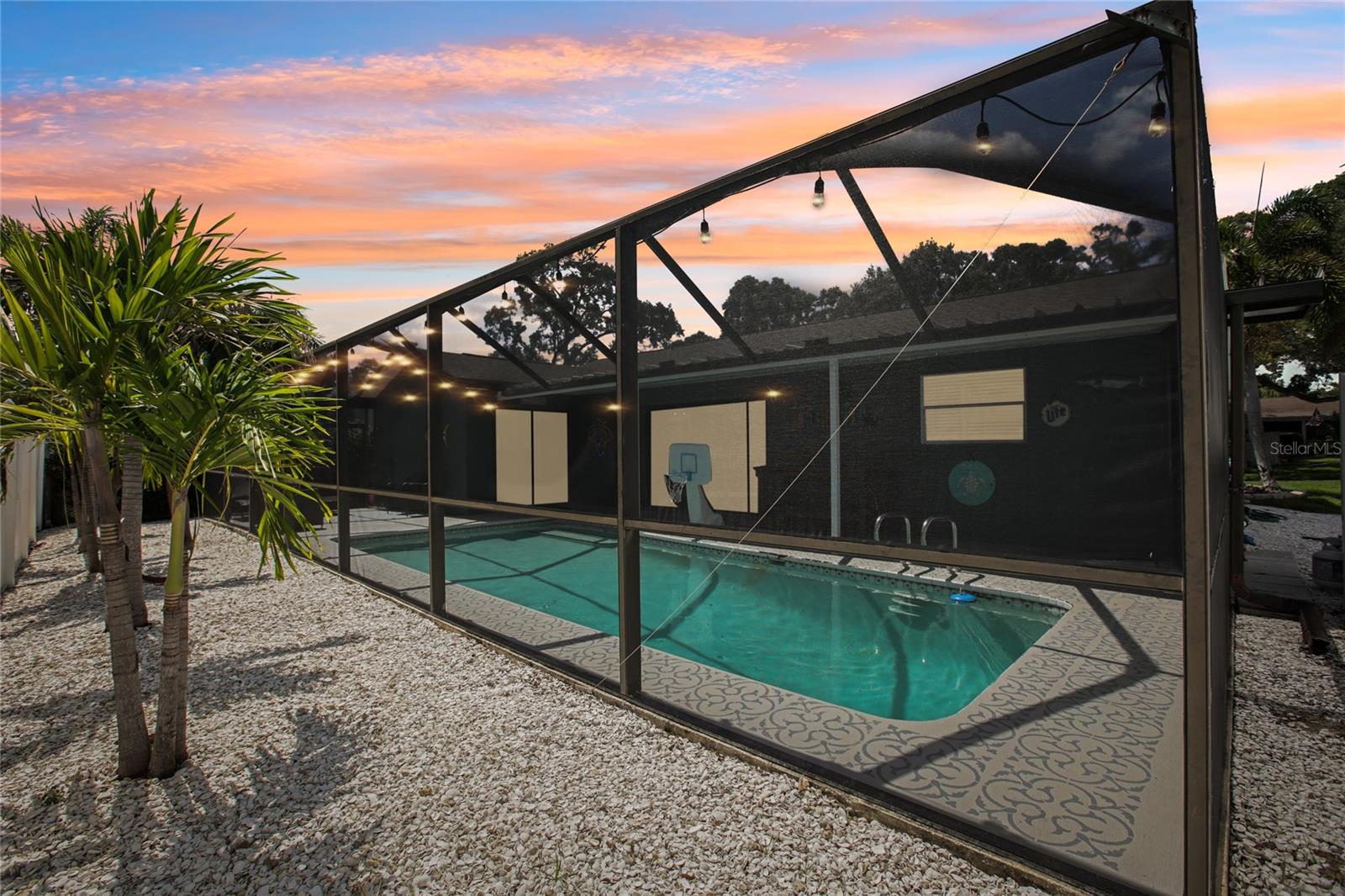 852 CRYSTAL DRIVE