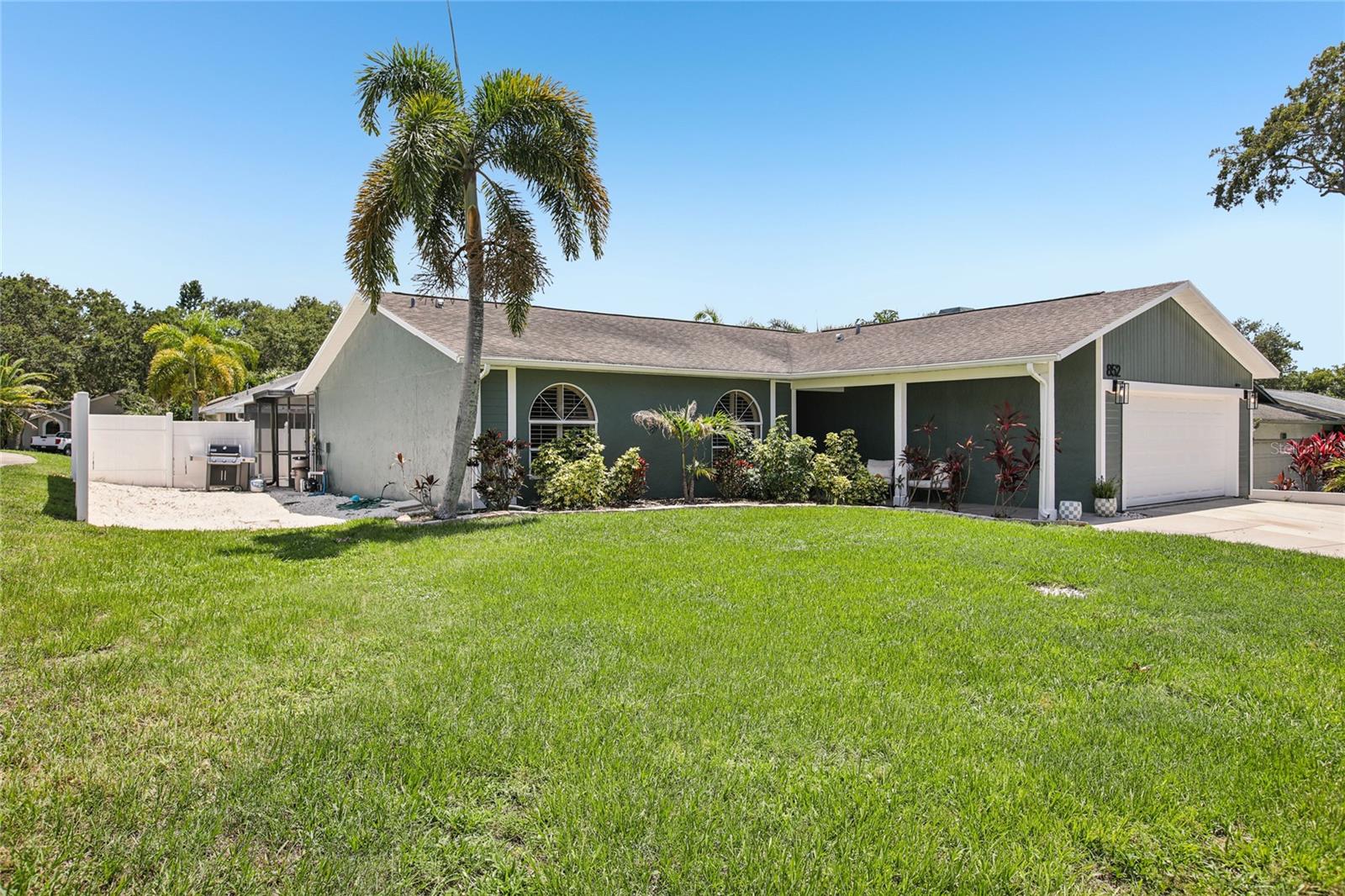 852 CRYSTAL DRIVE