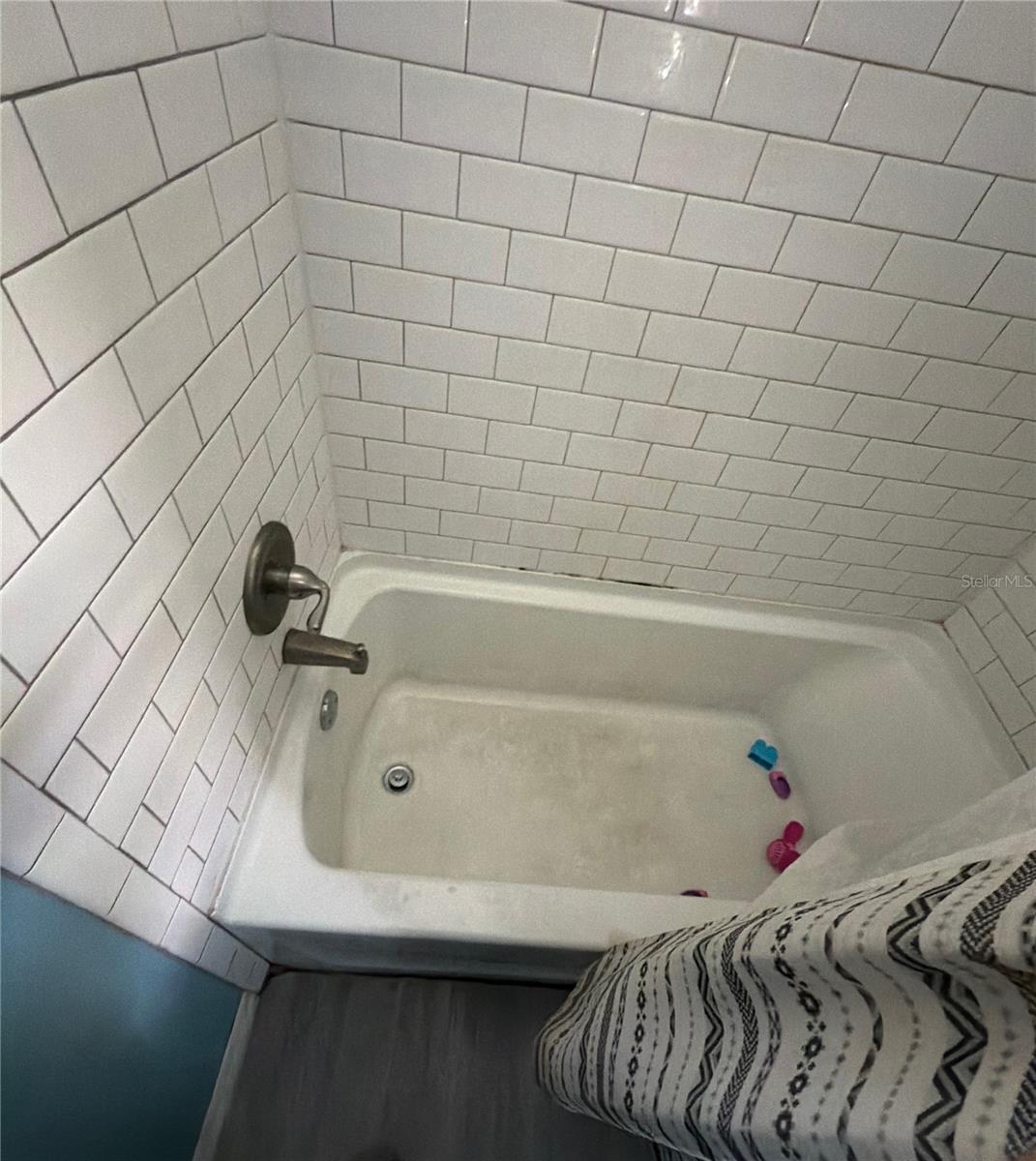 LAKEVIEW HEIGHTS - Residential