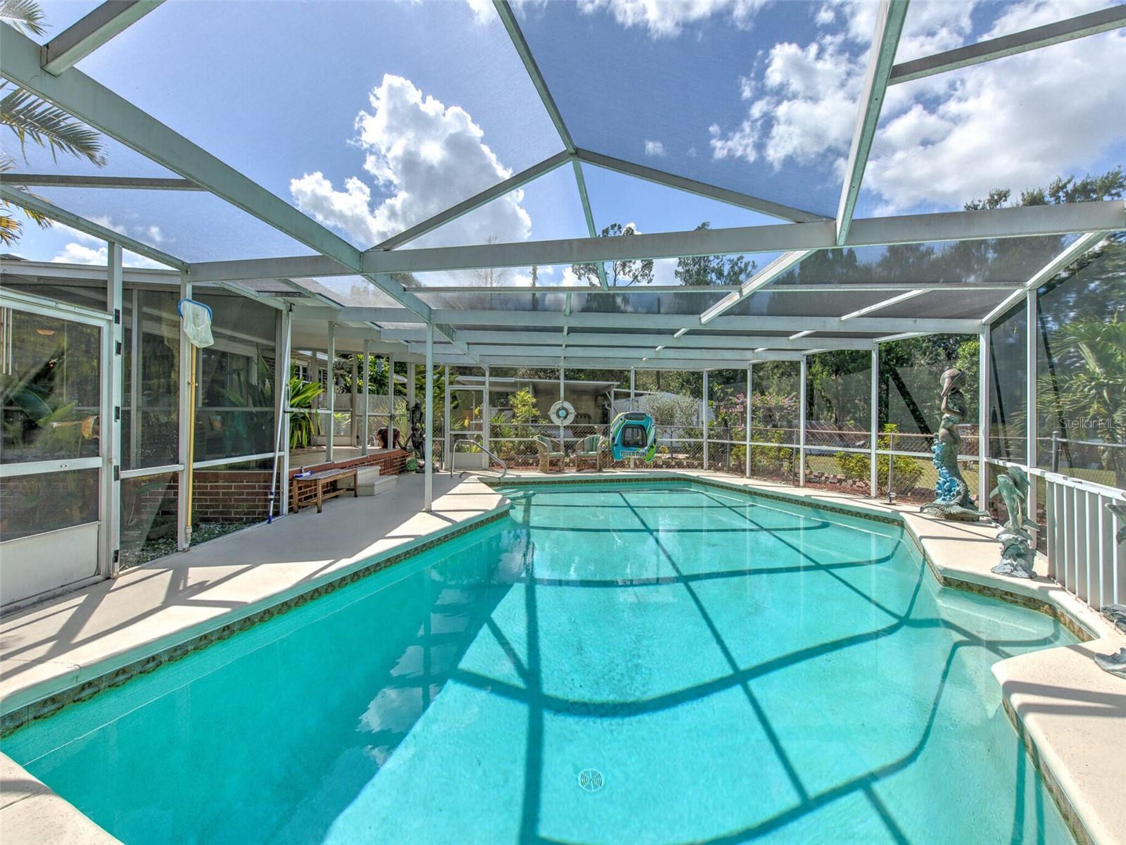 DEESON MANOR - Residential