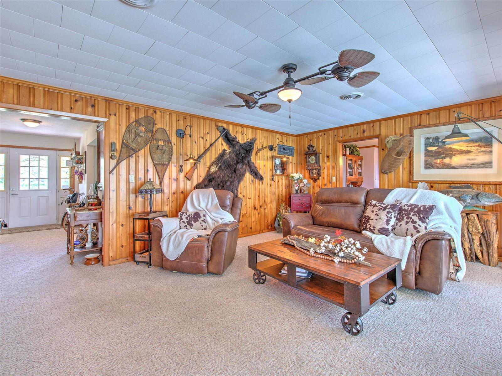 DEESON MANOR - Residential