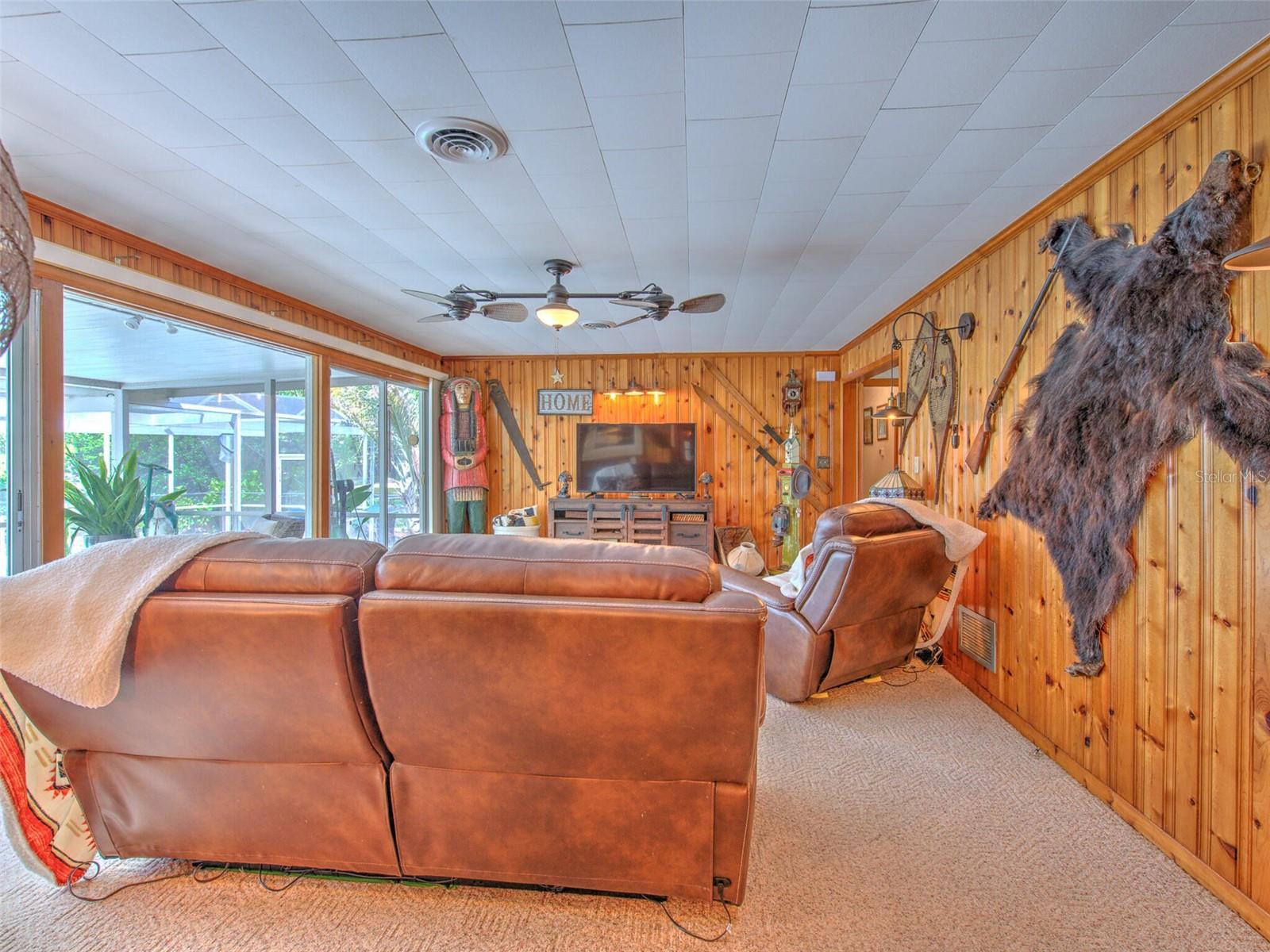 DEESON MANOR - Residential