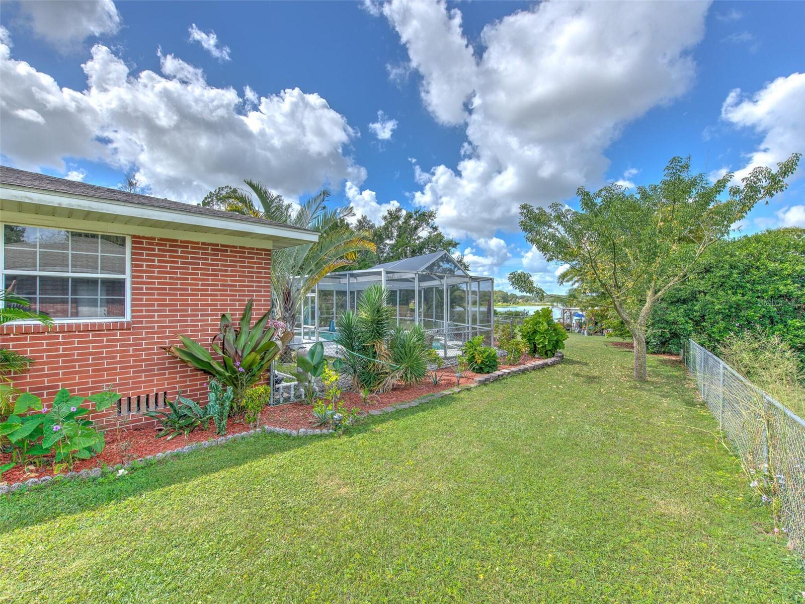 DEESON MANOR - Residential