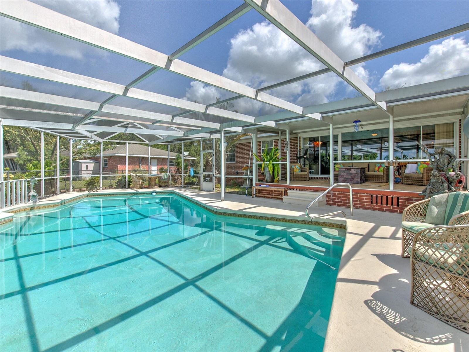 DEESON MANOR - Residential