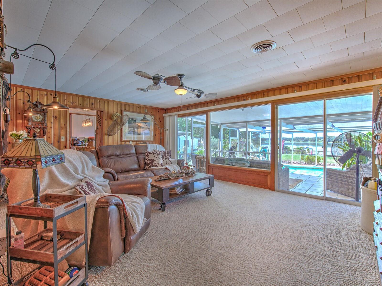 DEESON MANOR - Residential