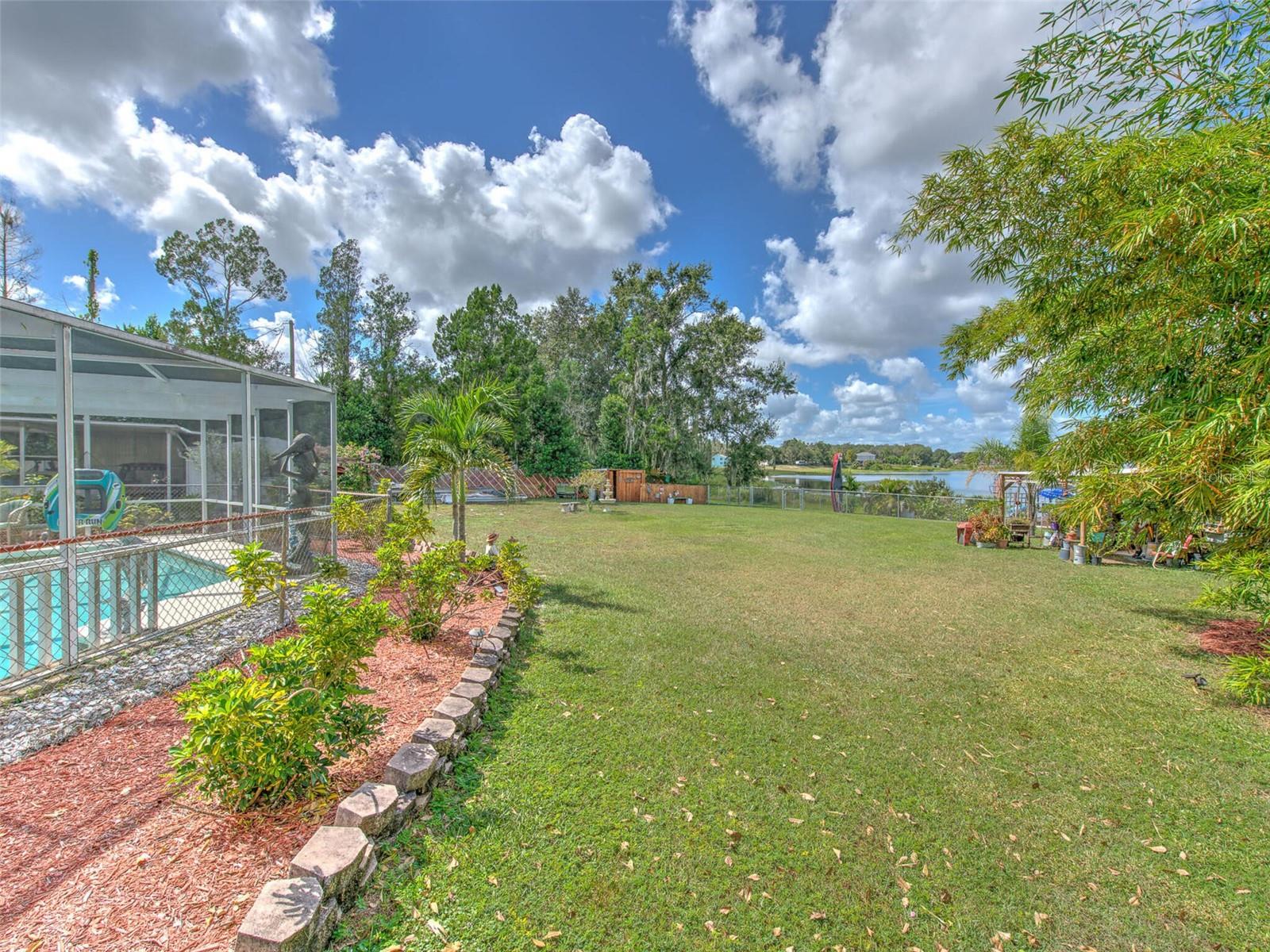 DEESON MANOR - Residential