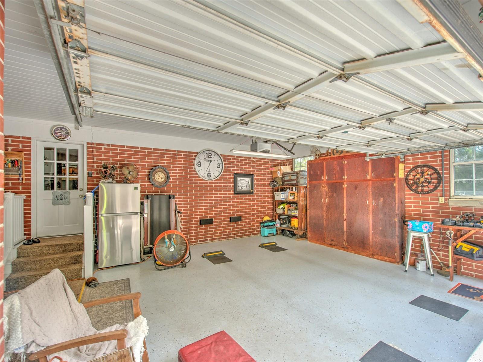 DEESON MANOR - Residential