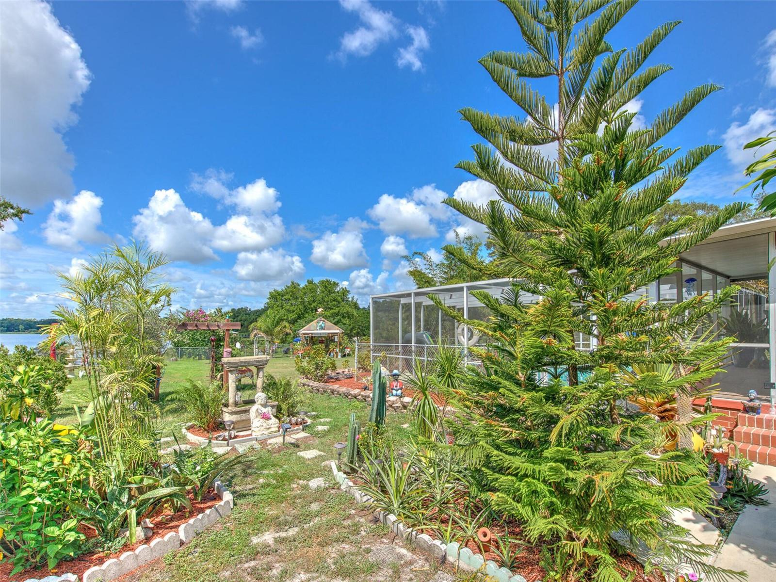 DEESON MANOR - Residential