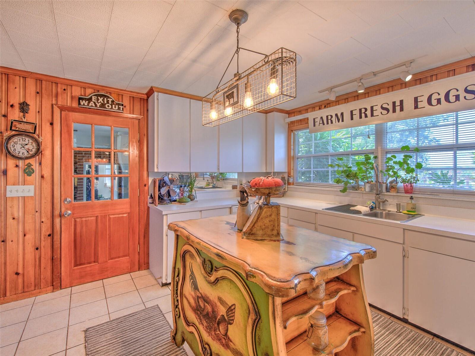 DEESON MANOR - Residential