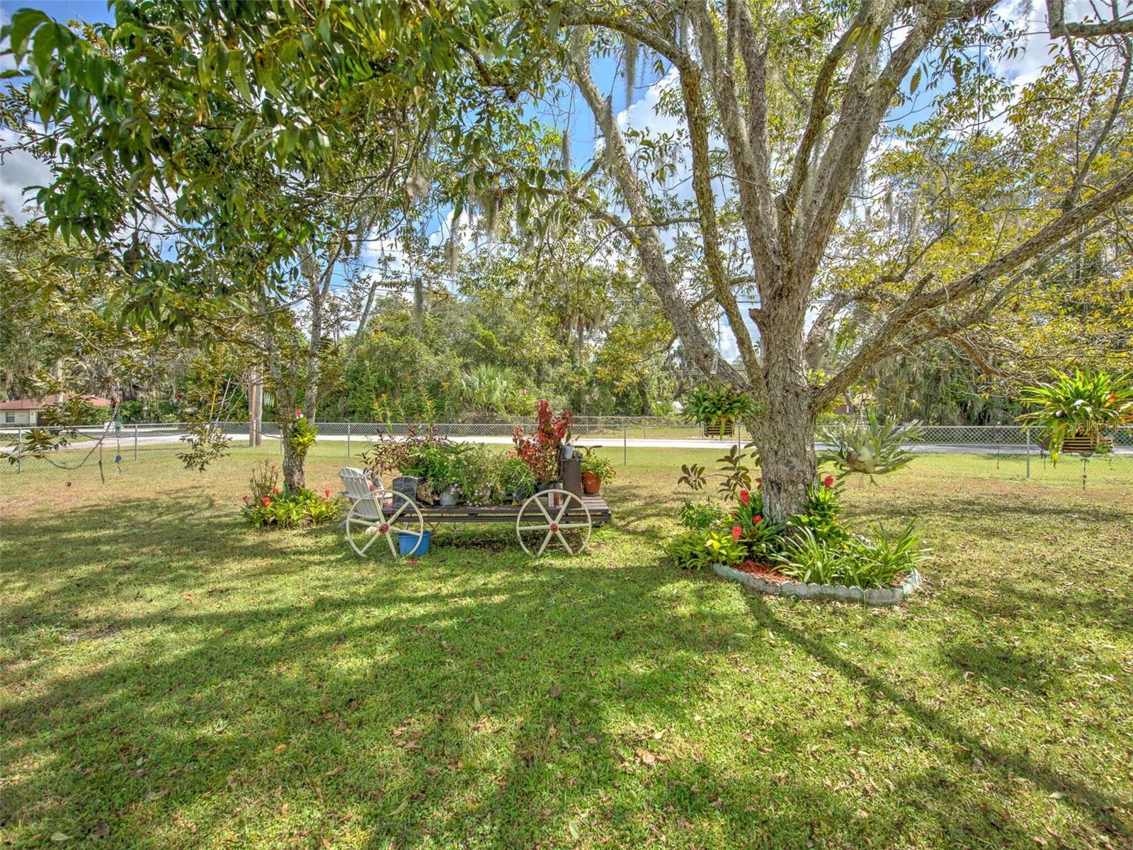 DEESON MANOR - Residential