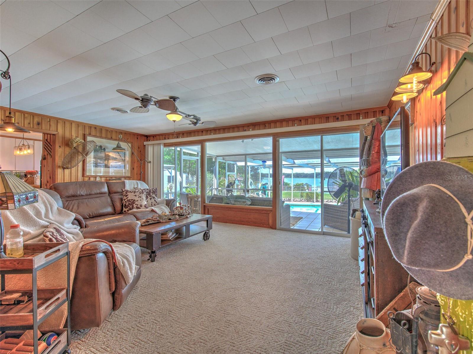 DEESON MANOR - Residential