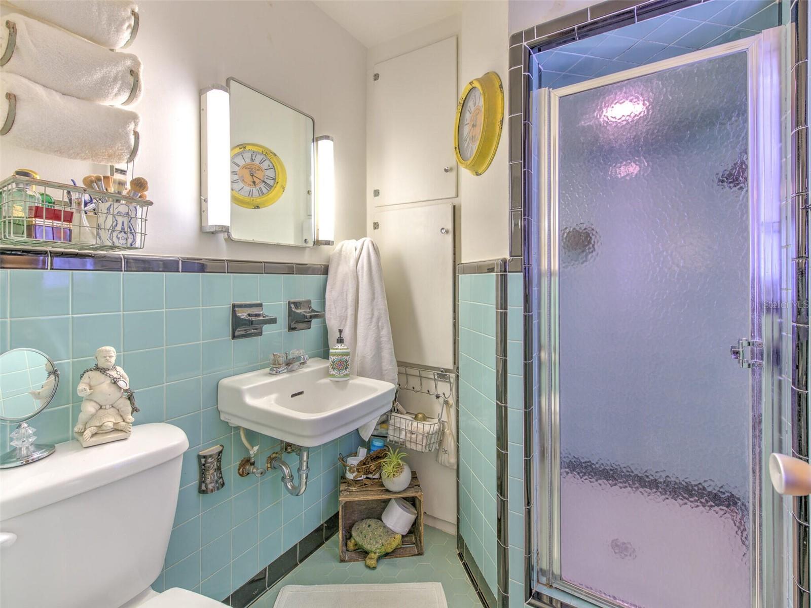 DEESON MANOR - Residential