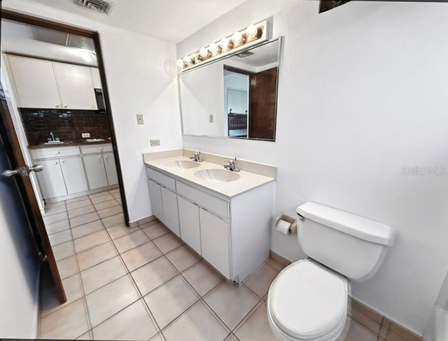 FAIRWAY COURTS - Residential