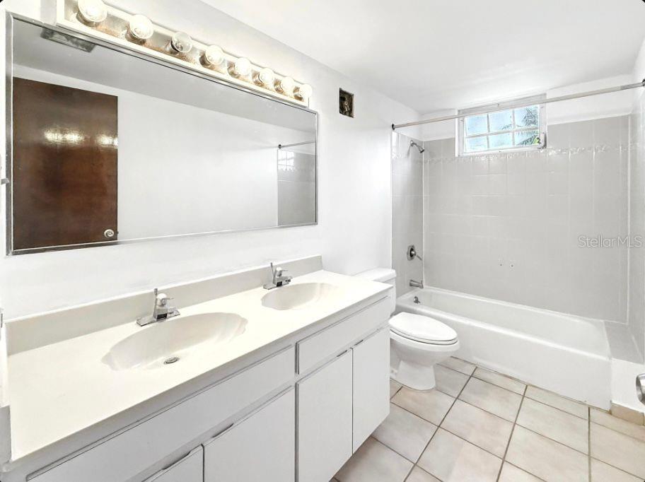 FAIRWAY COURTS - Residential