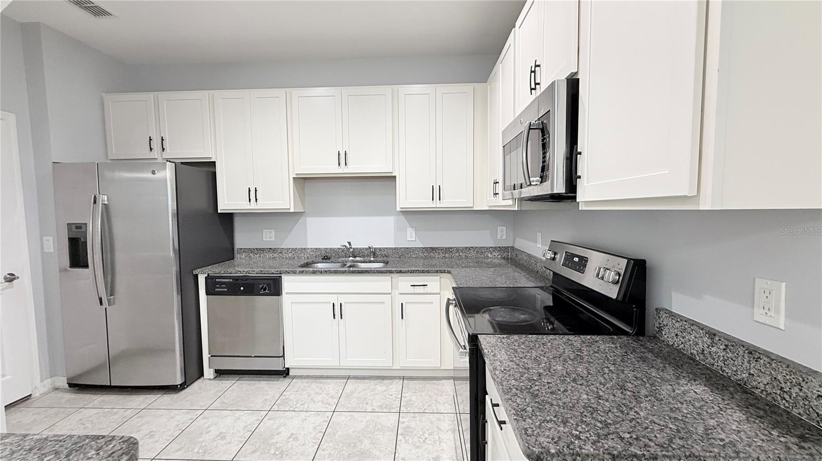 OAK RIDGE - Residential Lease