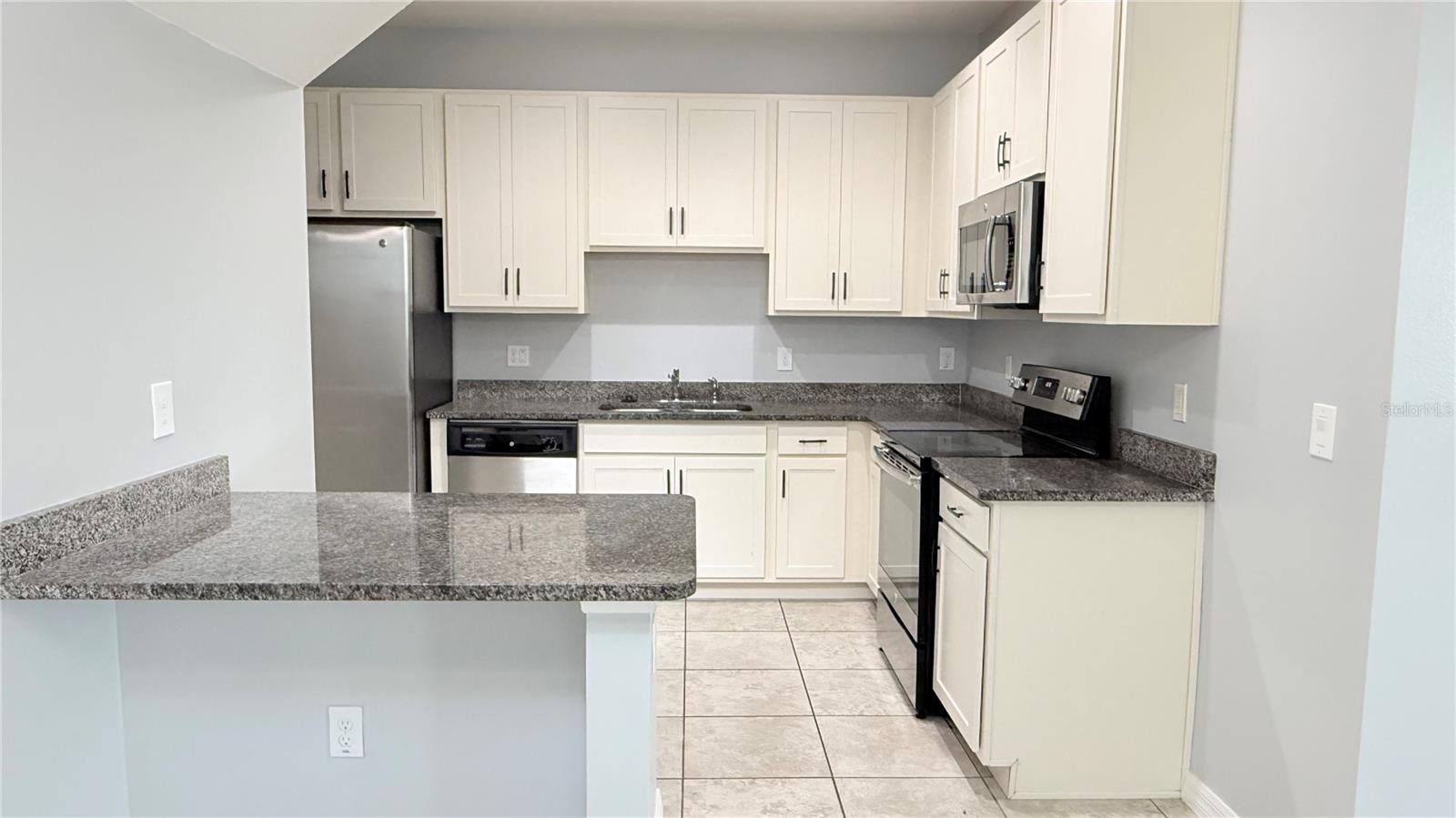 OAK RIDGE - Residential Lease