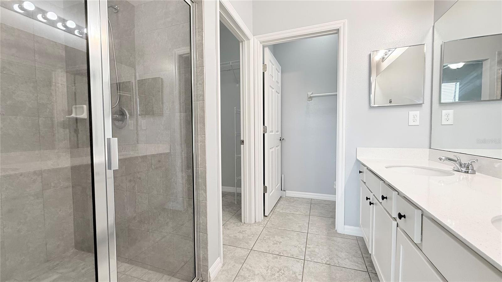 OAK RIDGE - Residential Lease