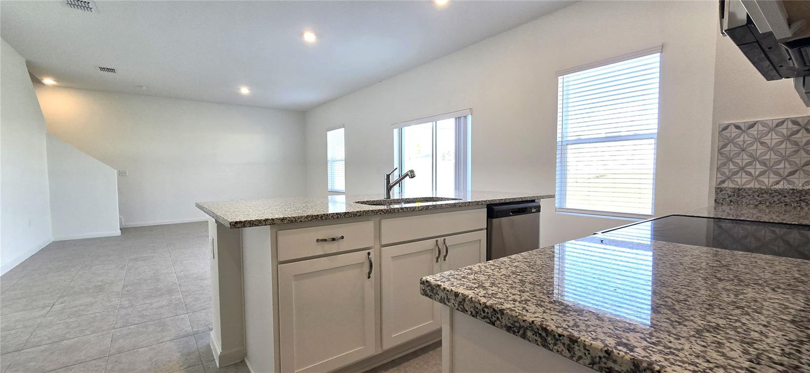 SCENIC TERRACE SOUTH PH 2 - Residential Lease