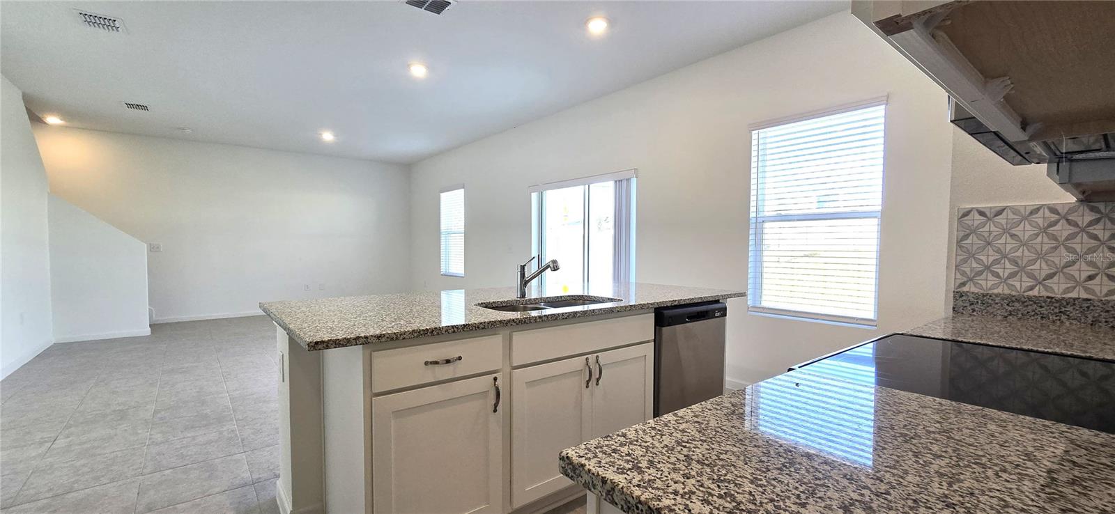 SCENIC TERRACE SOUTH PH 2 - Residential Lease