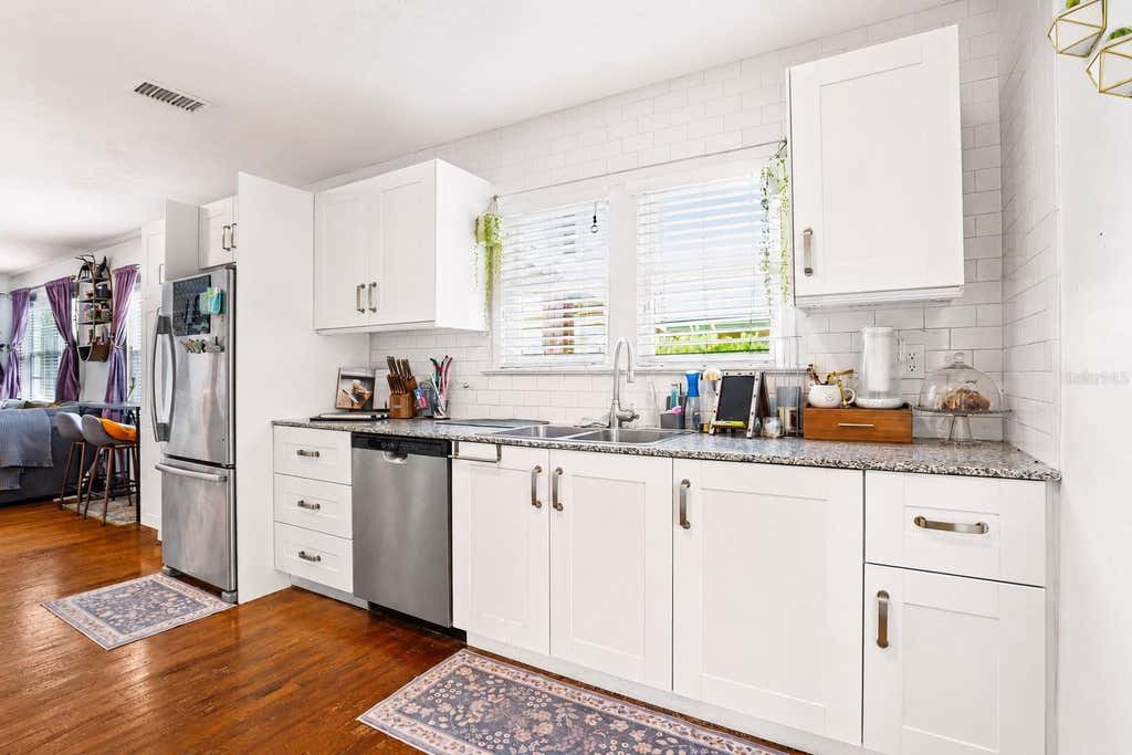 Photo of 249 Orange Place, Maitland, FL 32751 (MLS # O6419510)