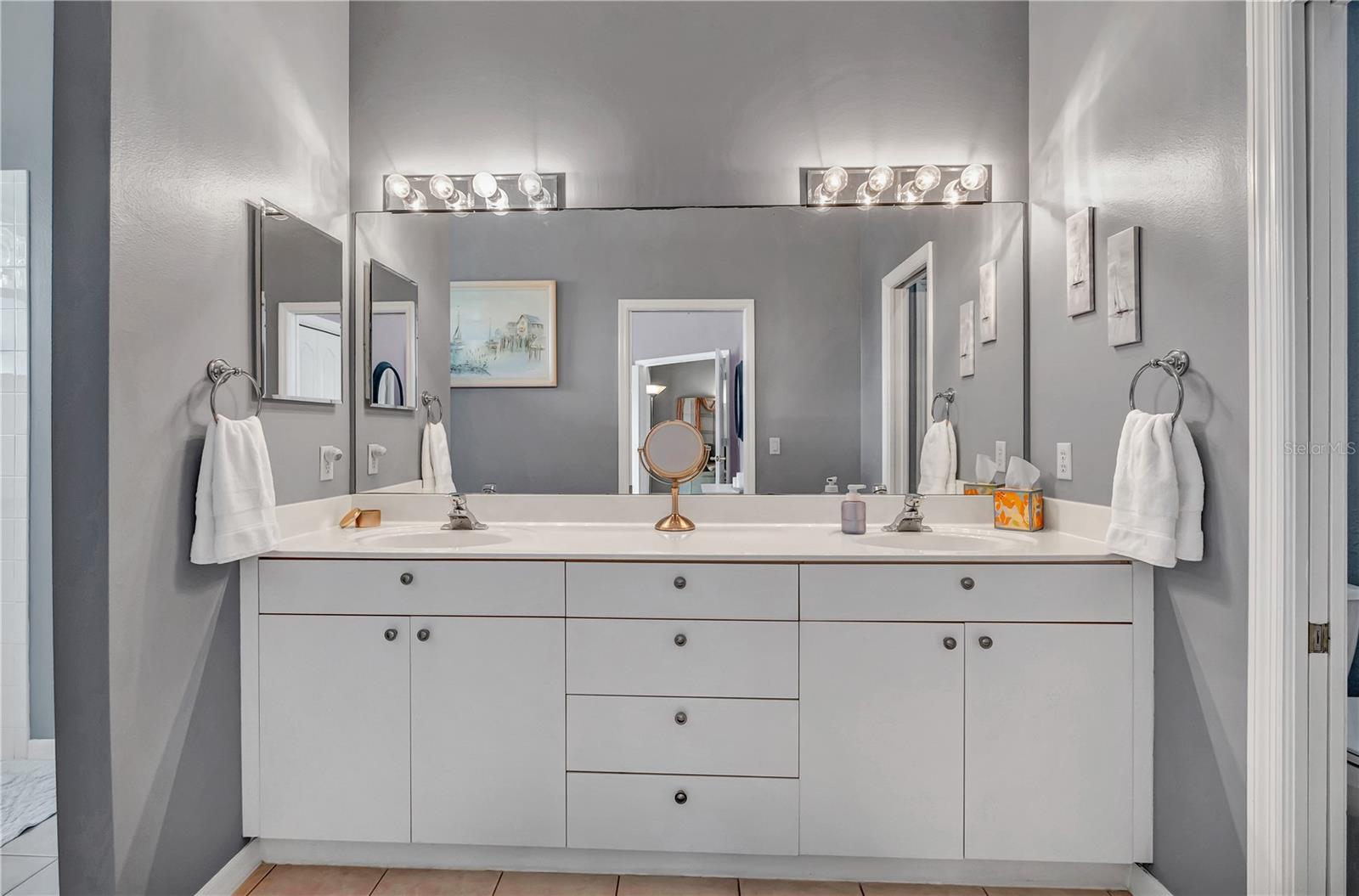 BOBCAT VILLAS - Residential