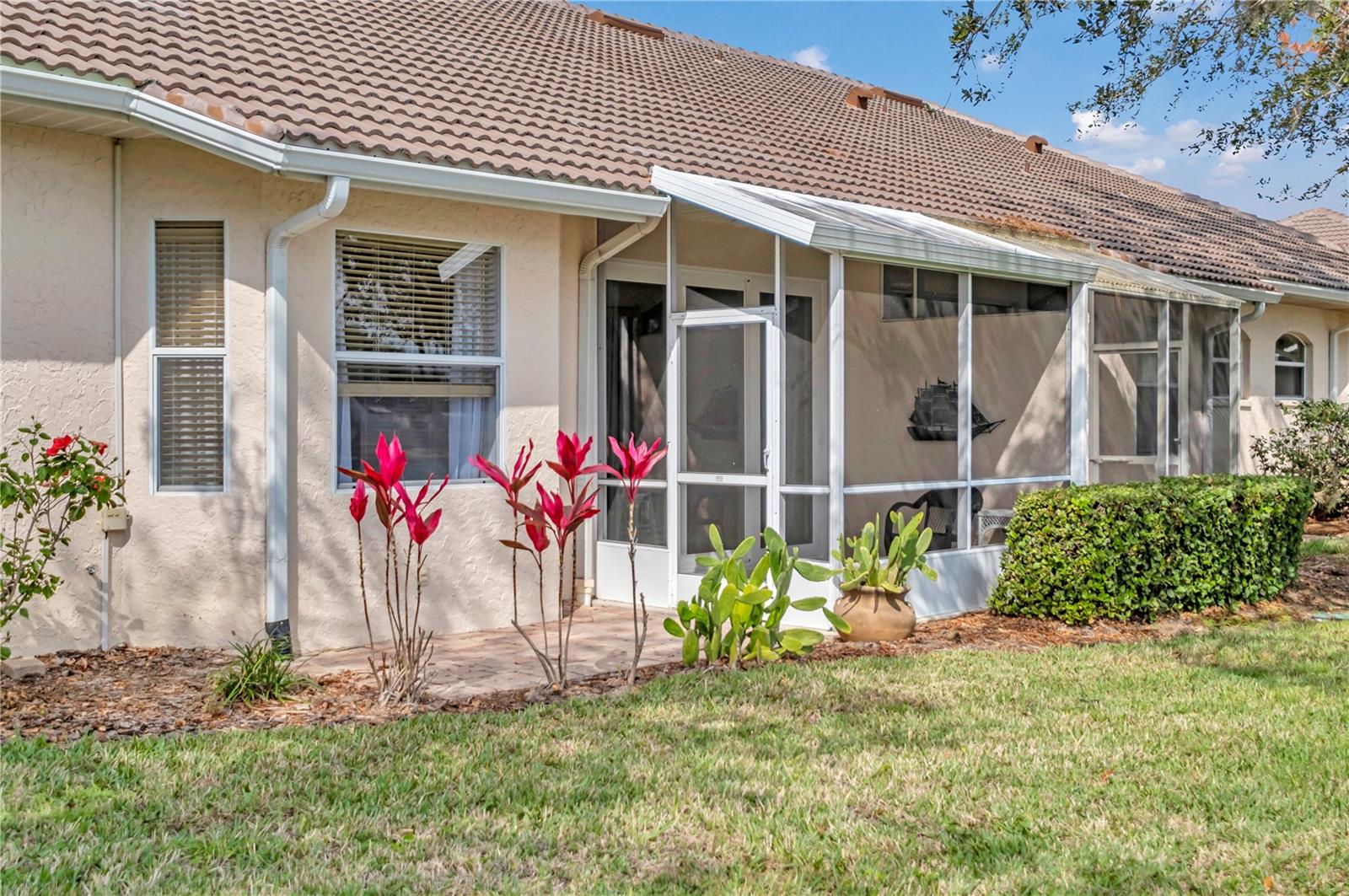 BOBCAT VILLAS - Residential