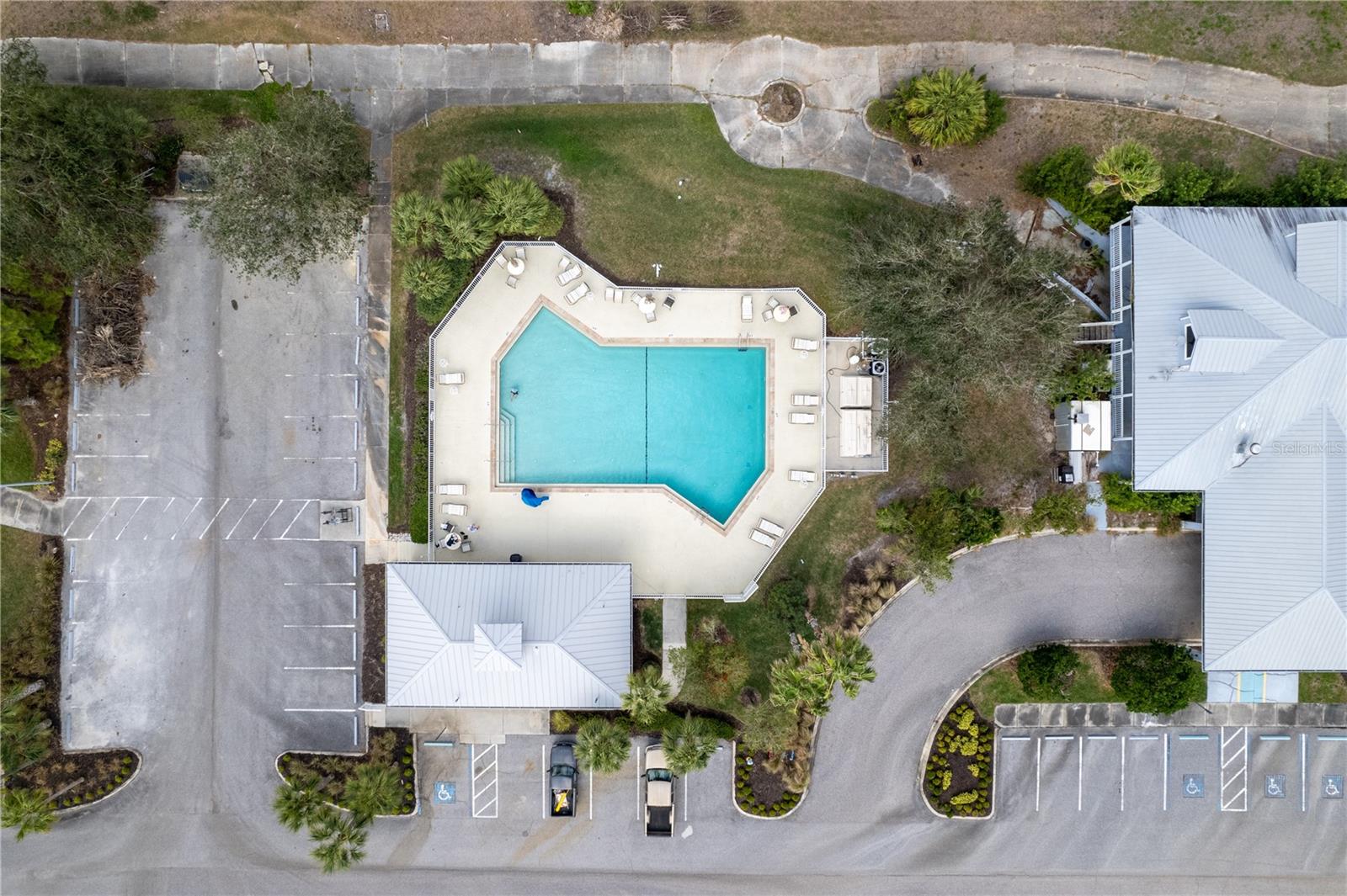 BOBCAT VILLAS - Residential