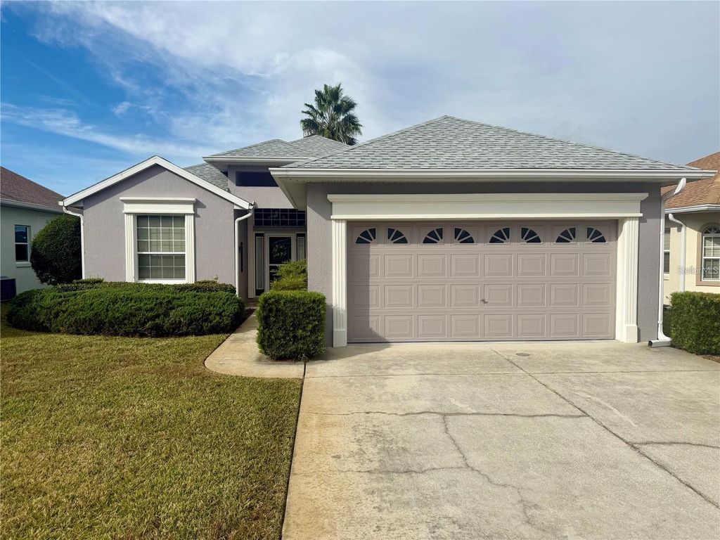 Photo of 11122 SW 73rd Ct, Ocala, FL 34476 (MLS # OM723185)