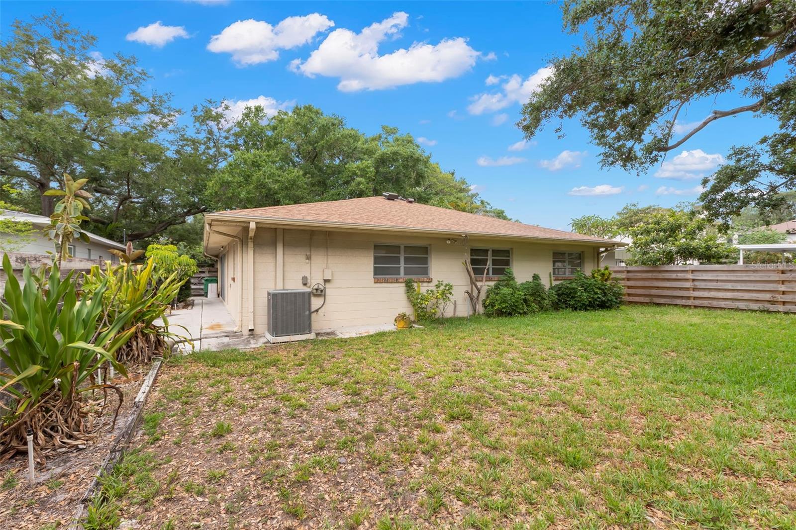 SUNSET PARK - Residential