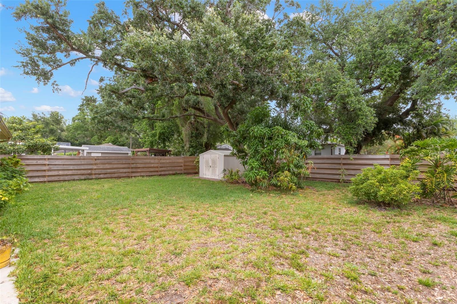 SUNSET PARK - Residential