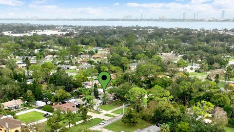 A home in SOUTH DAYTONA