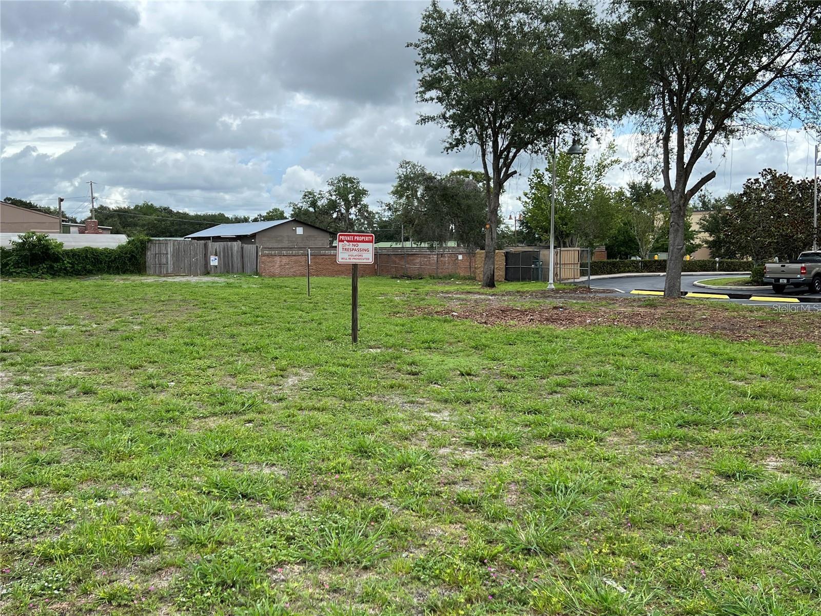 LAND COMM - NW OUTLYING - Land