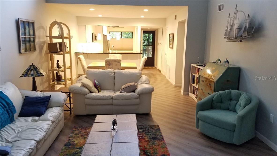 PELICAN COVE XIII - Residential Lease
