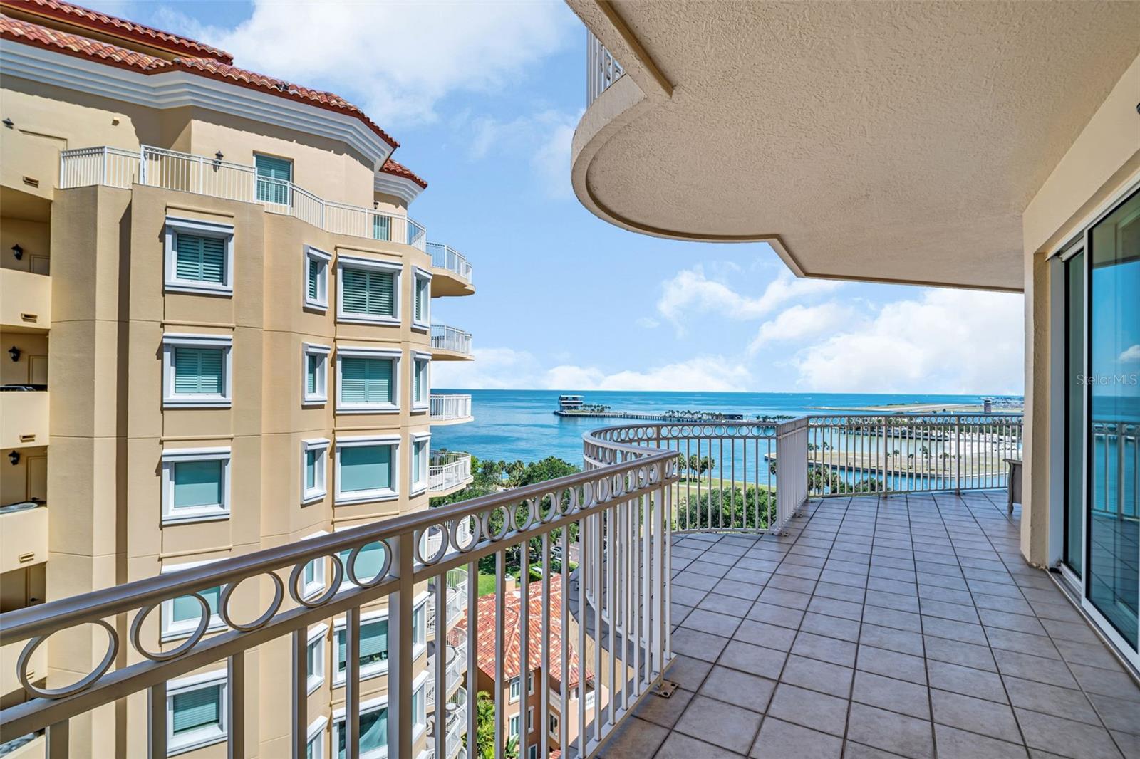 VINOY PLACE CONDO - Residential