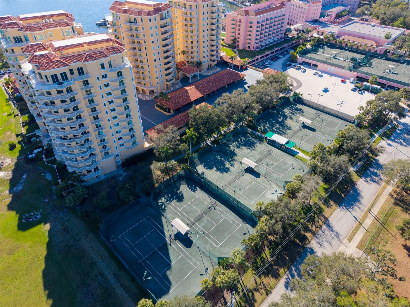 VINOY PLACE CONDO - Residential