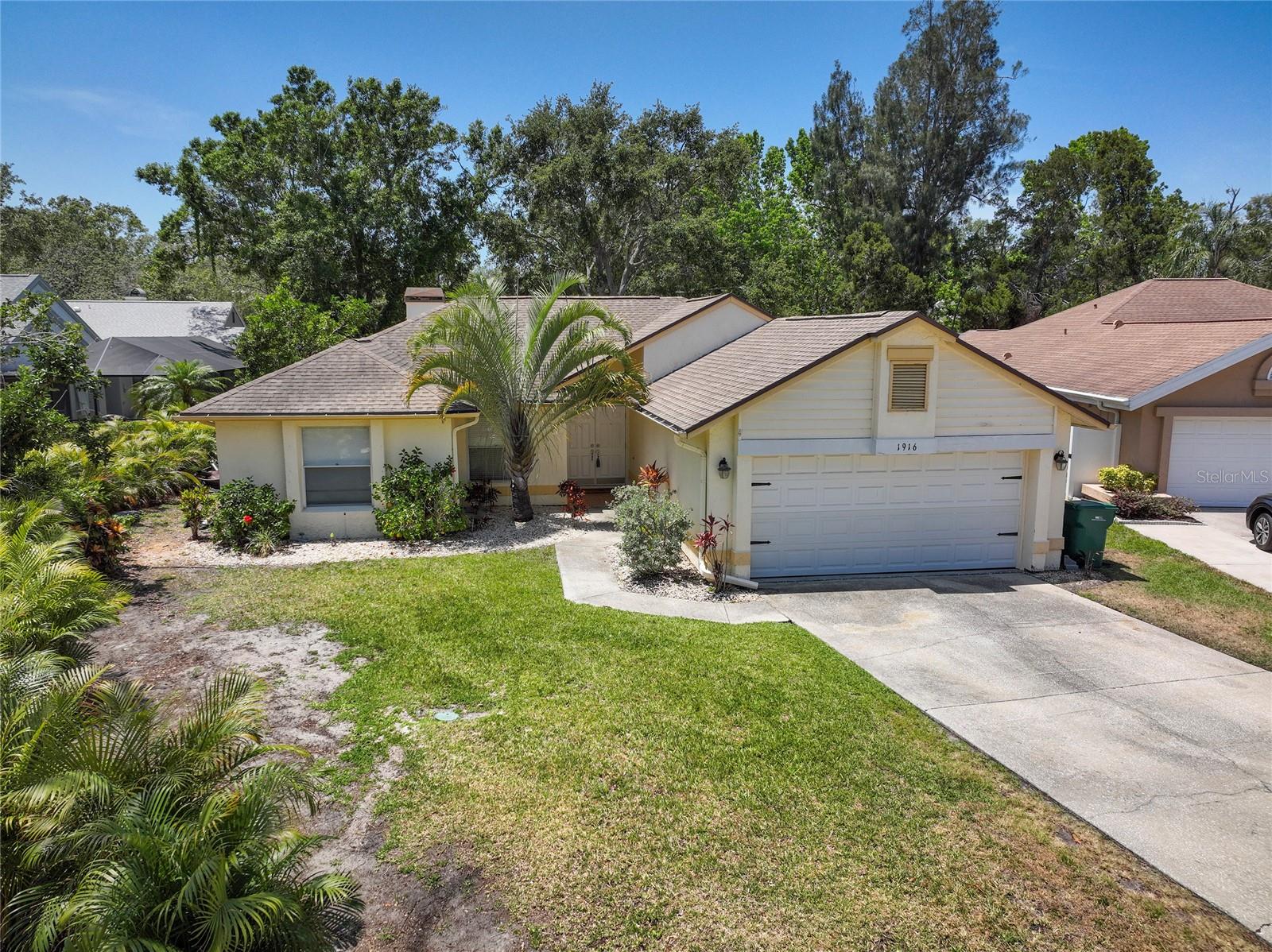 1916 SANDSTONE PLACE