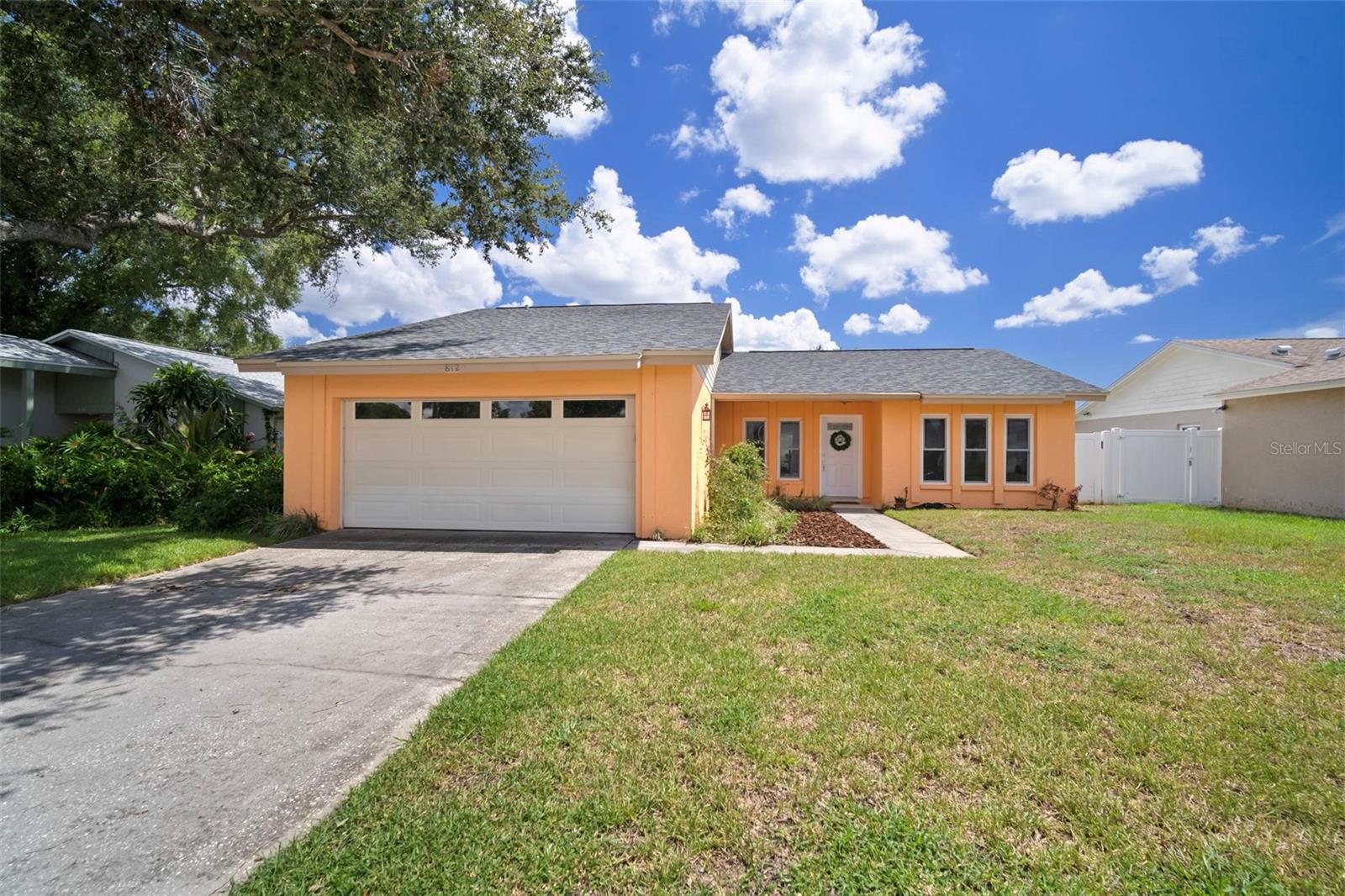 A lovely gem in the desirable and convenient Settler's Pointe.; A walled enclave steps to Buchanan Middle School, and just a mile from the interstate. 812 Settlers Rd. is just plain fun! A great big fireplace in the great big living room, delightful, sunny open plan, refreshed baths, a full two car garage (could even enclose all or part of it for more living space), split bedroom plan with generous master suite, and one bedroom fitted out with custom built-ins for double duty as office/bedroom, all kept snug and dry by a brand new roof, and embraced by a tidy lawn with fitted out with raised garden beds, kept fed by an automatic sprinkler system. Well priced in a neighborhood where variety takes the place of cookie cutter, kids can ride their bikes on the sidewalks, with the safety and privacy of one way in, one way out. So EZ to show!